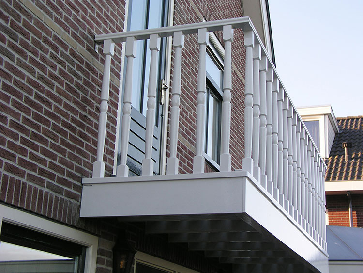 Balkon schilderwerk in Obdam