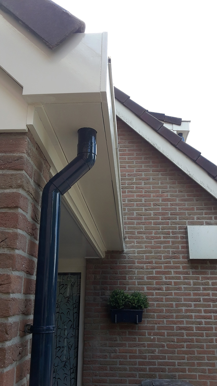 Schildersbedrijf werkt in Noord Scharwoude